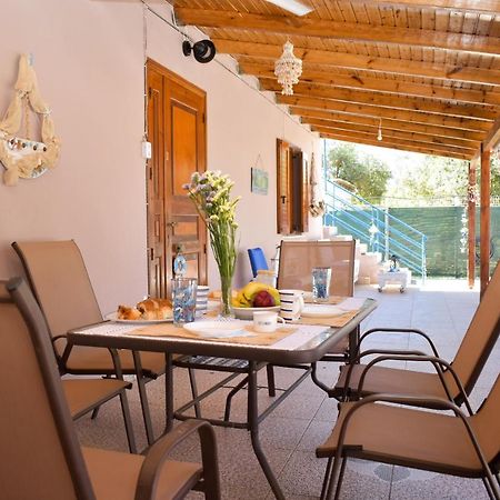 Malou Garden House Near The Beach Glifa  Экстерьер фото
