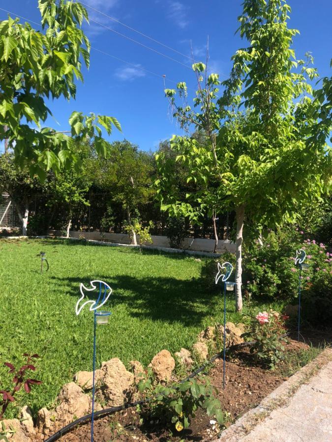 Malou Garden House Near The Beach Glifa  Экстерьер фото